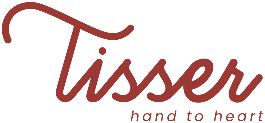 Tisser · hand to heart